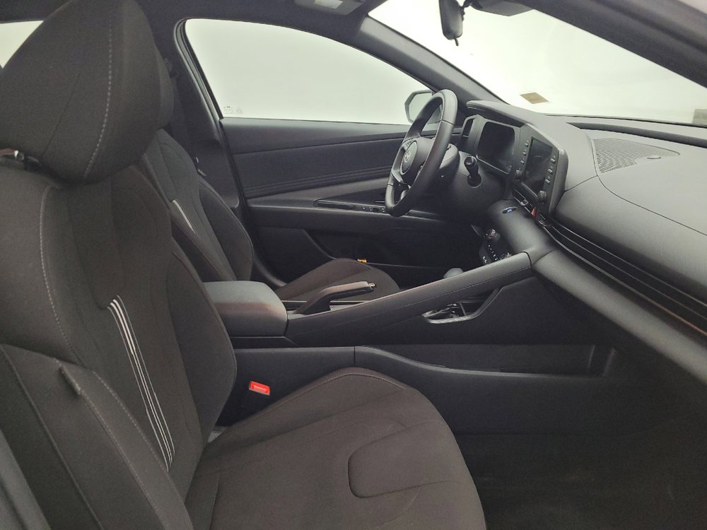 Used 2025 Hyundai Elantra Sport image 21