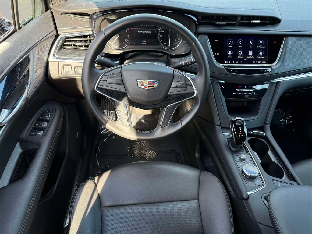 Used 2025 Cadillac XT5 Premium Luxury image 4