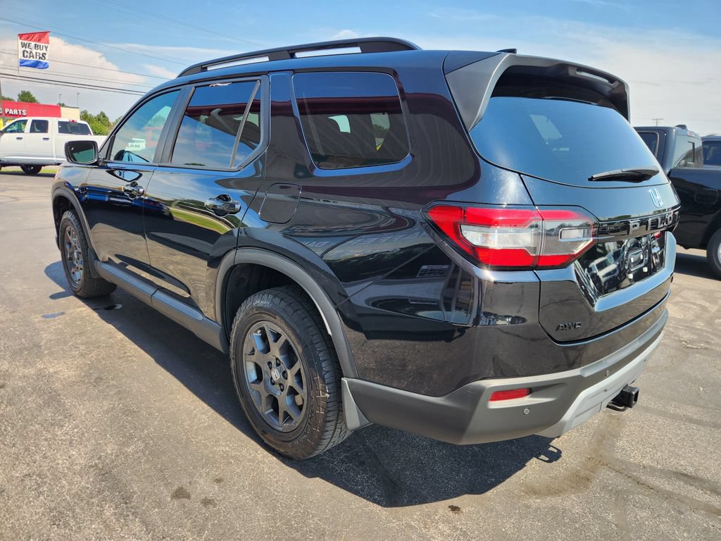 Used 2024 Honda Pilot TrailSport image 5