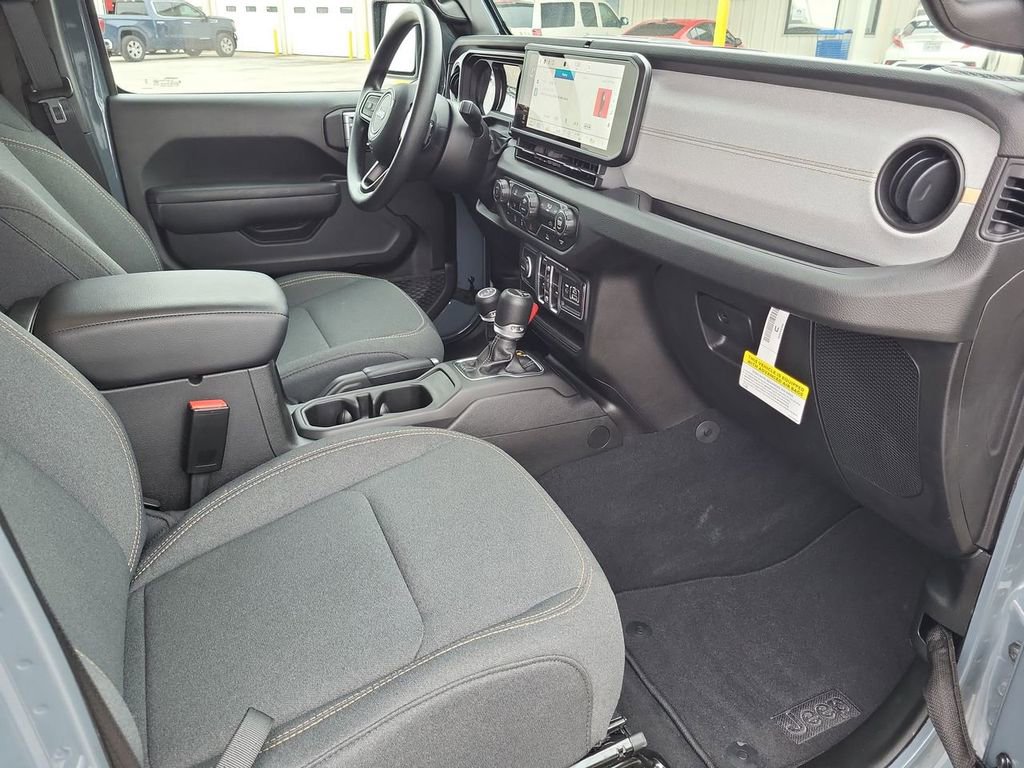 Used 2025 Jeep Gladiator Sport image 24