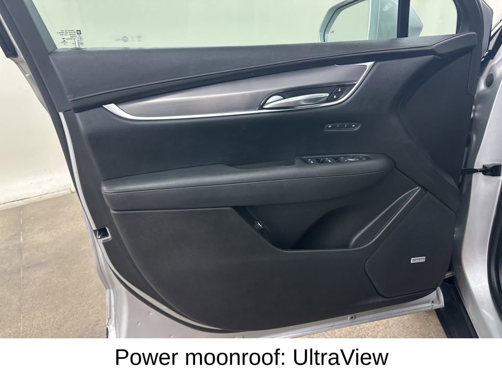 Used 2017 Cadillac XT5 Luxury image 32