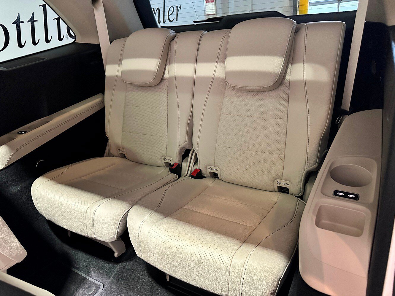 Certified 2024 Mercedes-Benz GLS 450 4MATIC image 38