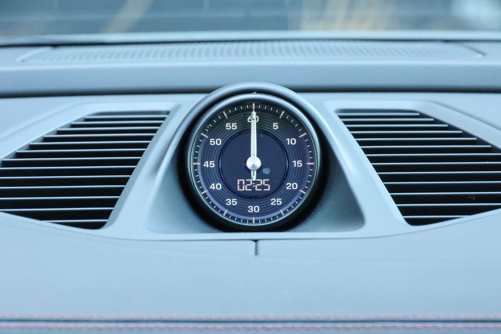 Certified 2025 Porsche Macan 4 Electric image 36