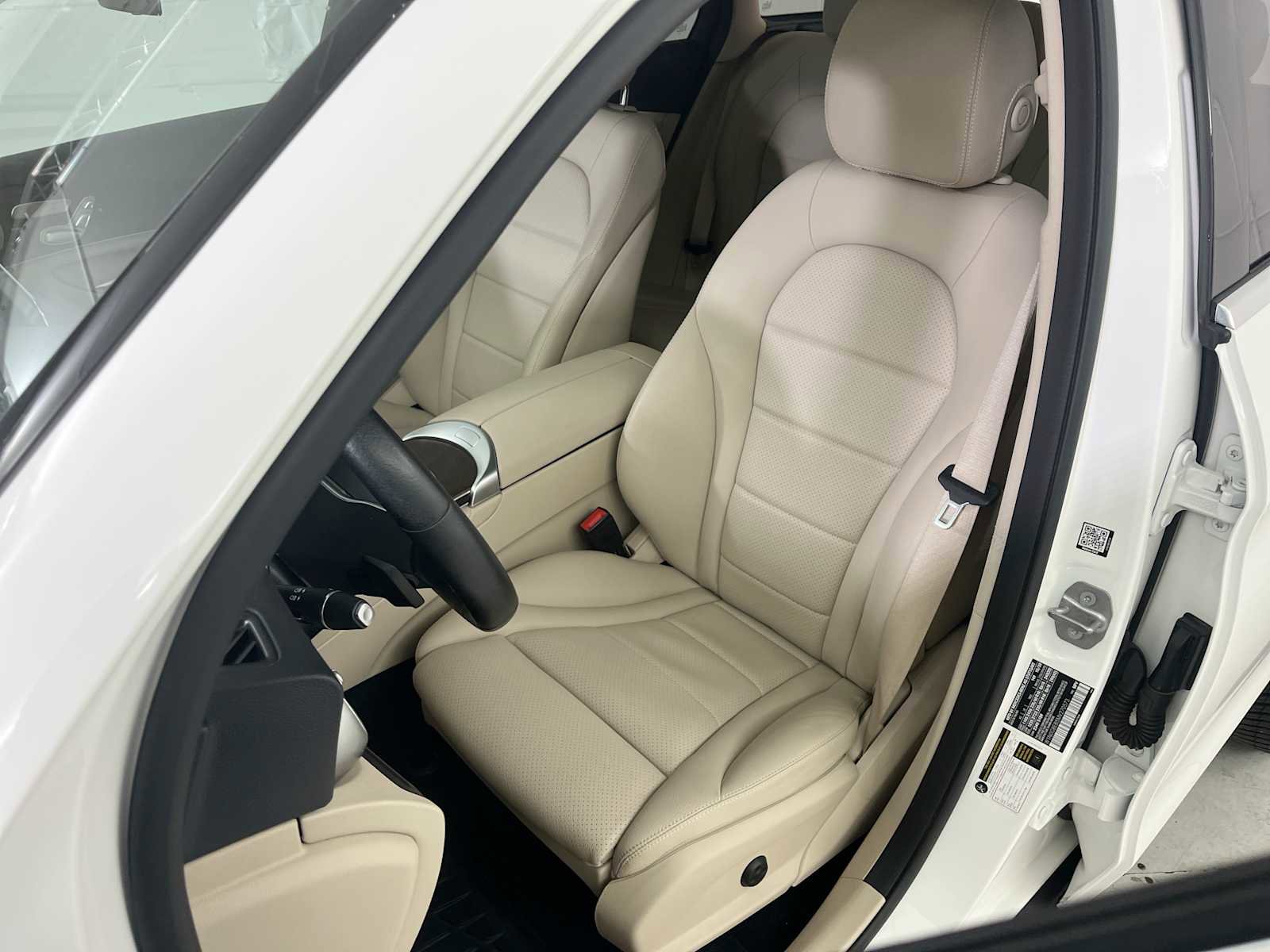 Used 2021 Mercedes-Benz GLC 300 4MATIC image 19