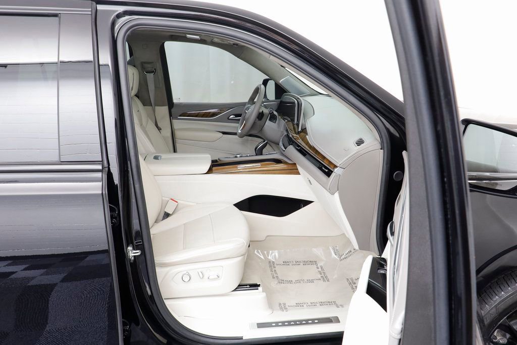 Used 2024 Cadillac Escalade Sport Platinum w/ LPO, ONYX Package image 24
