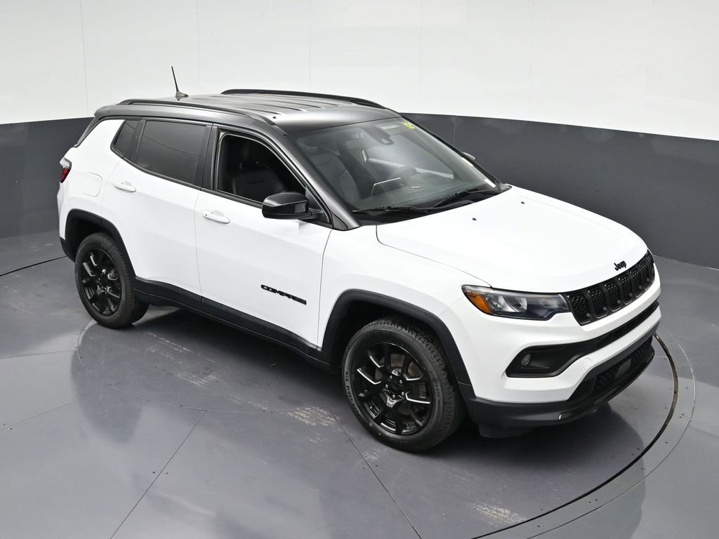 Used 2023 Jeep Compass Altitude AWD/4WD image 28