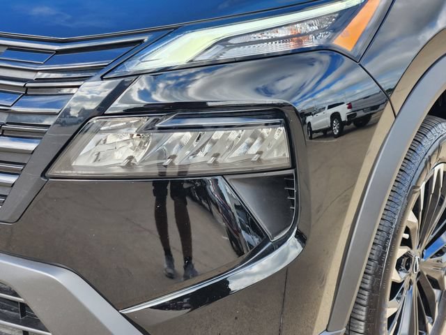 Used 2026 Nissan Rogue Dark Armor FWD image 17