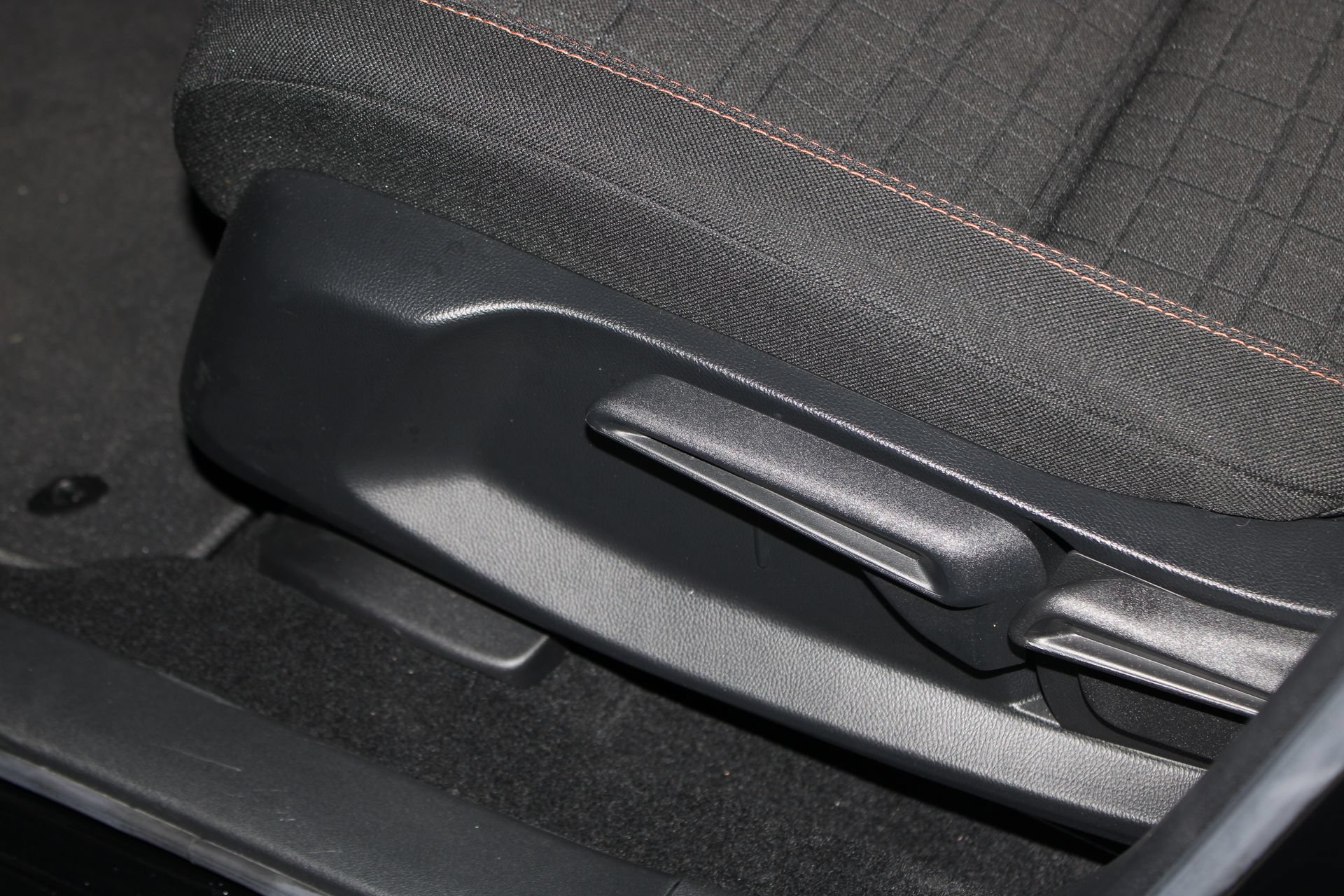 Used 2025 Honda HR-V Sport image 29