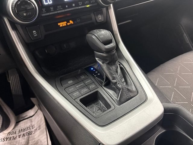 Used 2020 Toyota RAV4 XLE AWD/4WD image 20