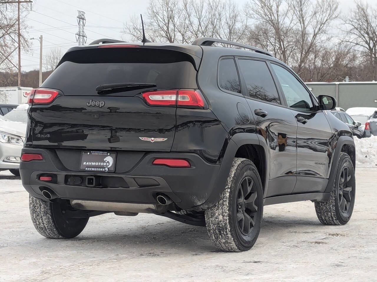 Used 2016 Jeep Cherokee Trailhawk w/ Cold Weather Group image 12