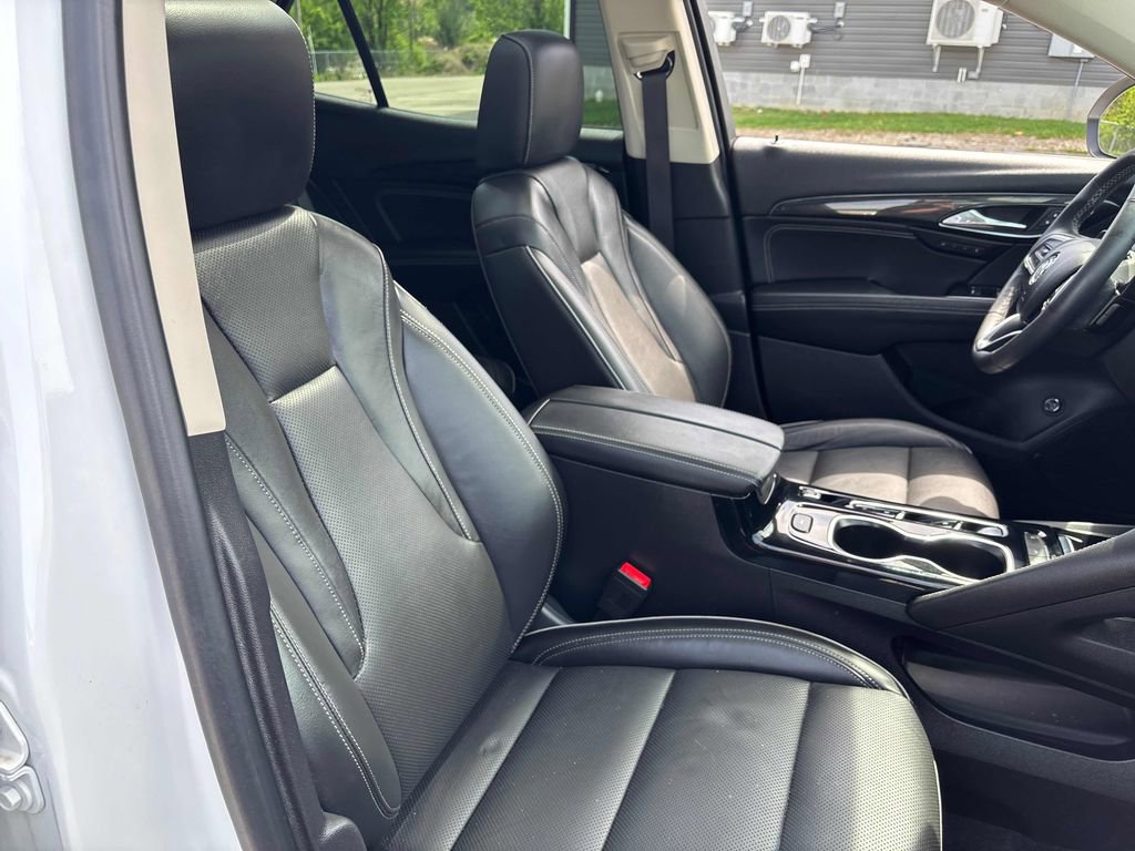 Used 2021 Buick Envision Essence w/ Sport Touring Package FWD image 30