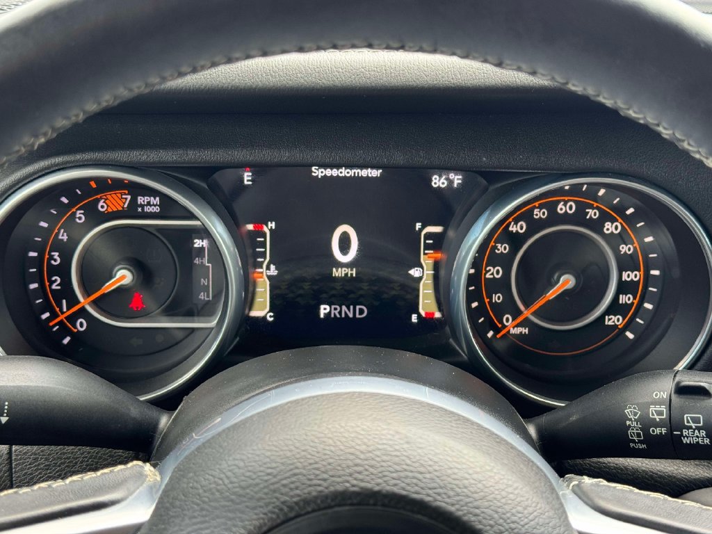 Used 2018 Jeep Wrangler Unlimited Sahara AWD/4WD image 23