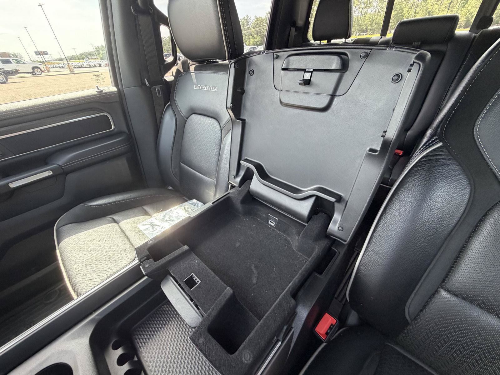 Used 2023 RAM 1500 Laramie AWD/4WD image 14