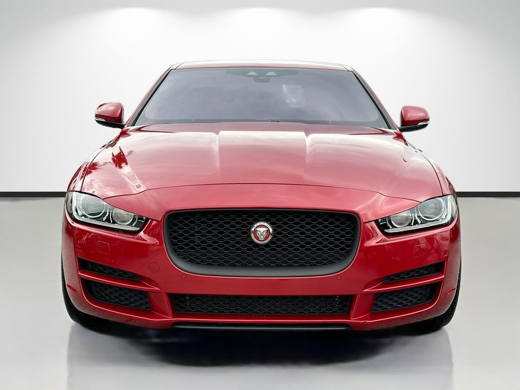 Used 2017 Jaguar XE Premium RWD image 8
