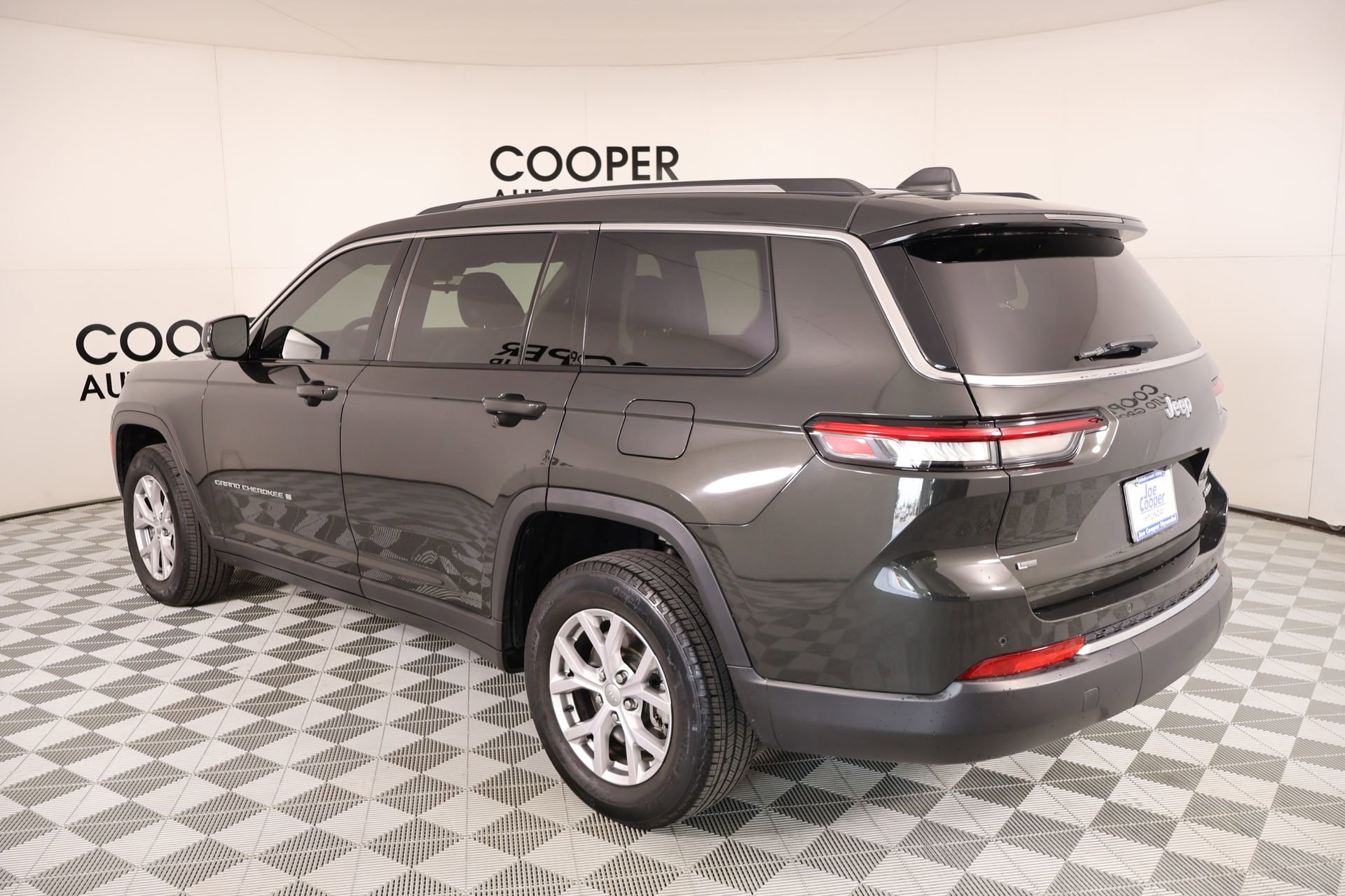 Used 2022 Jeep Grand Cherokee L Limited RWD image 24