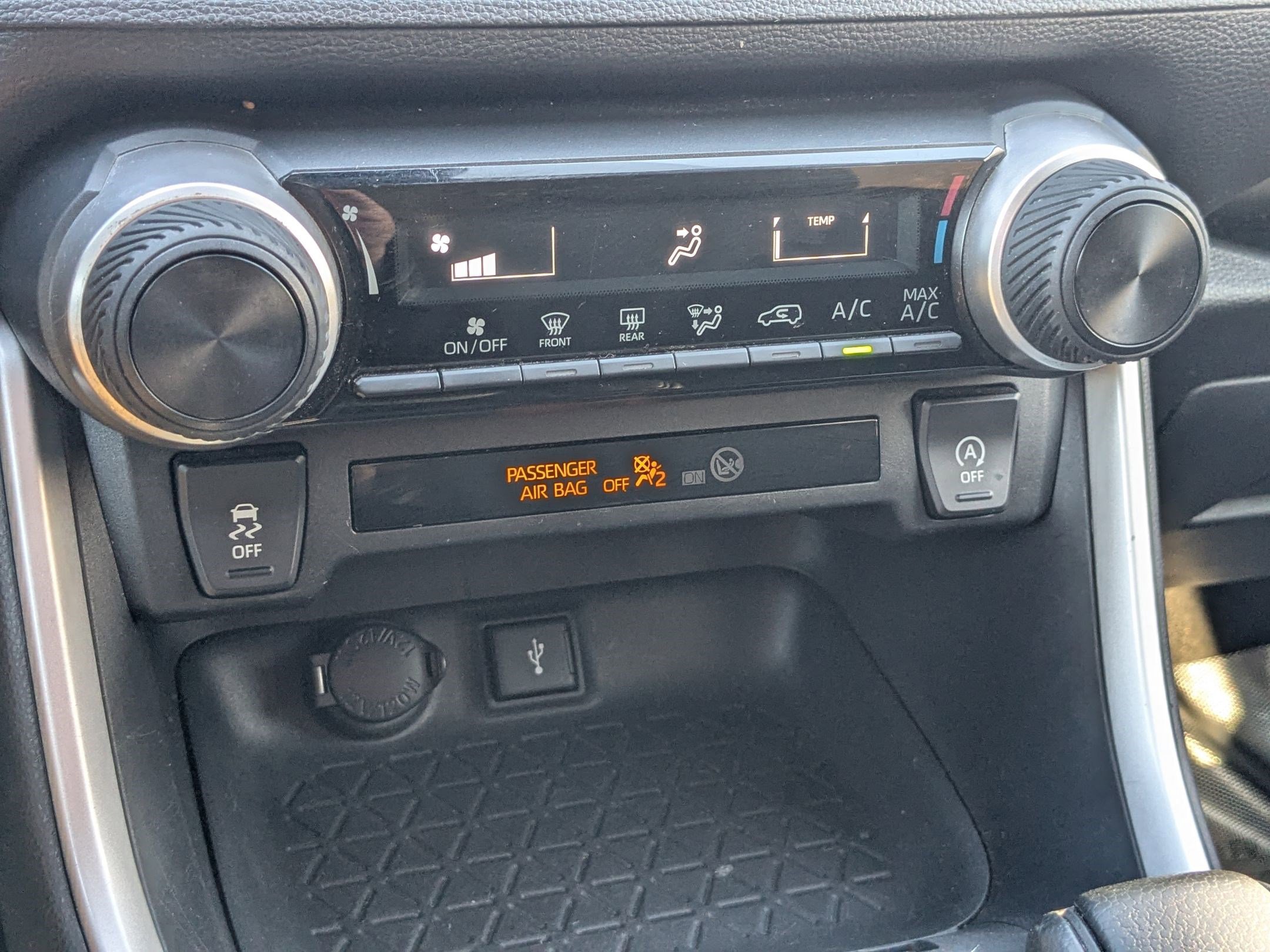 Used 2020 Toyota RAV4 LE w/ All Weather Liner Package image 23