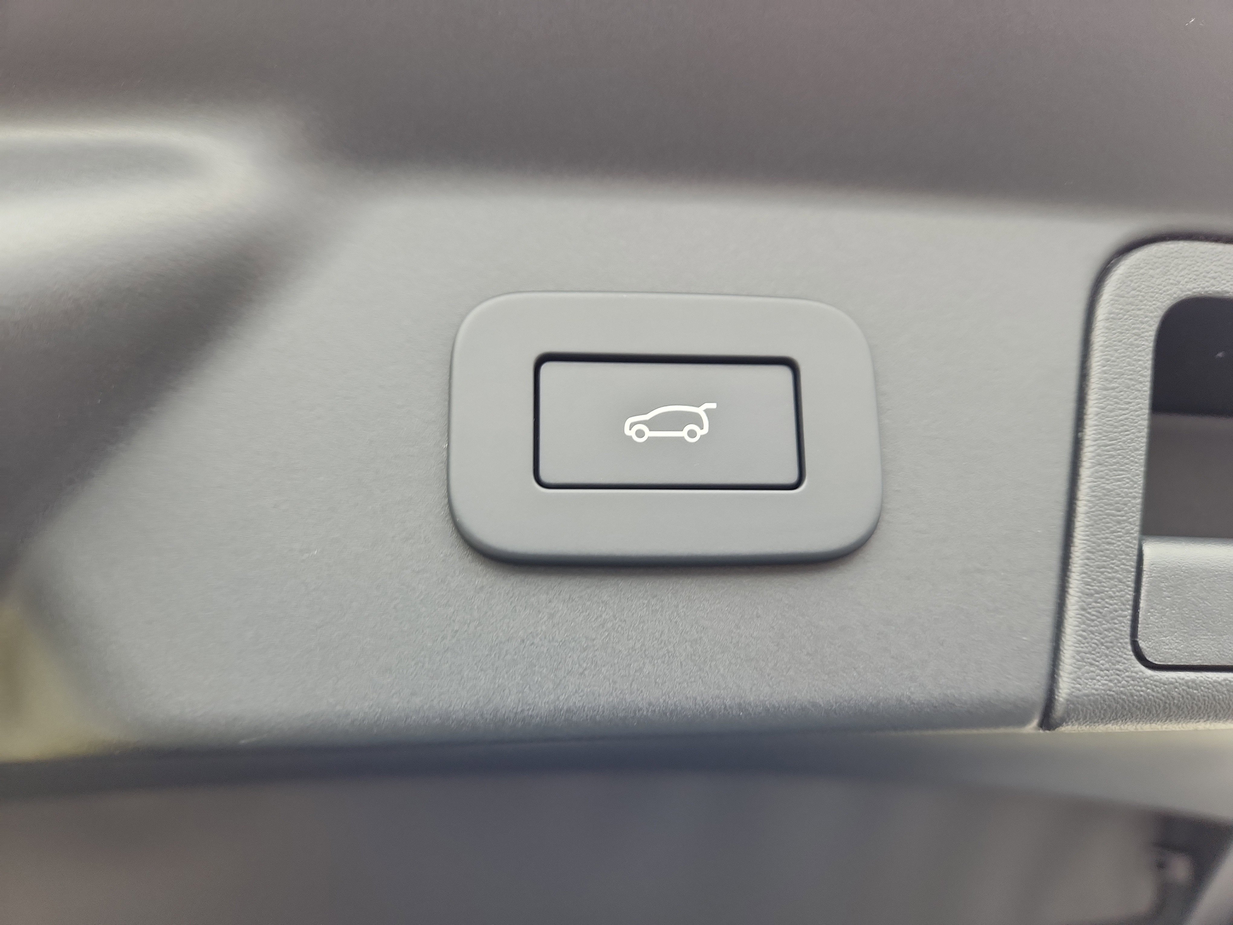 Used 2026 Land Rover Range Rover Velar S image 14