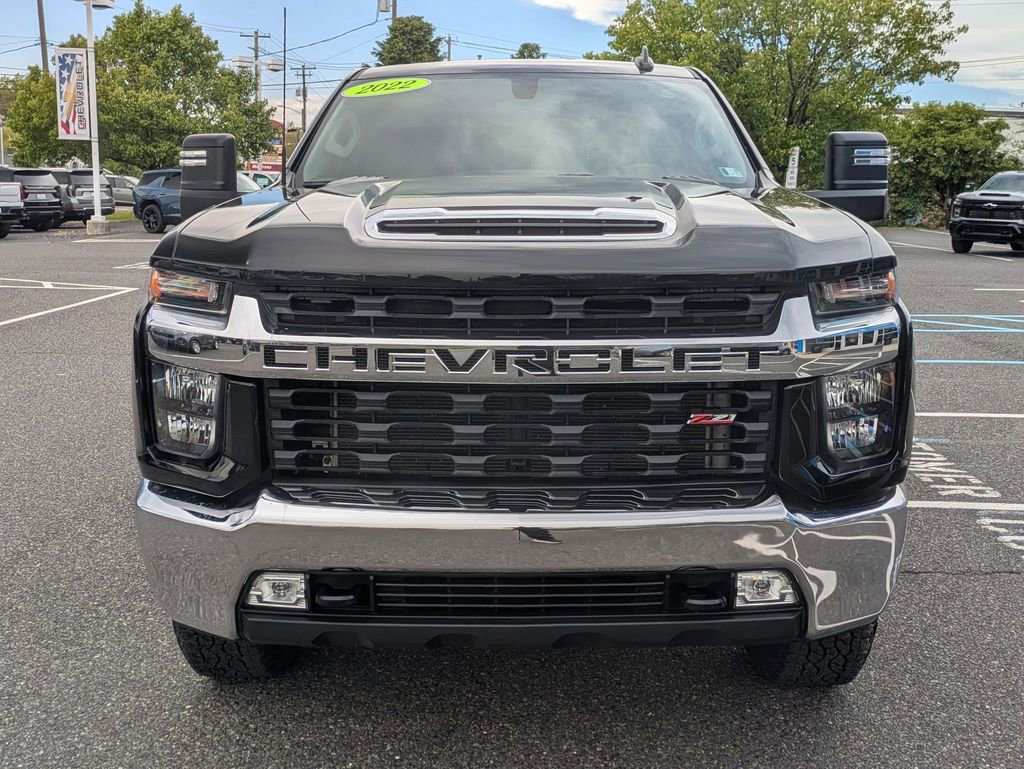 Used 2022 Chevrolet Silverado 2500 LT w/ Convenience Package AWD/4WD image 2