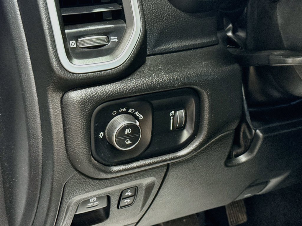 Used 2022 RAM 1500 Big Horn AWD/4WD image 11