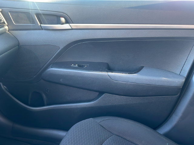 Used 2020 Hyundai Elantra SE w/ Cargo Package (C1) FWD image 31