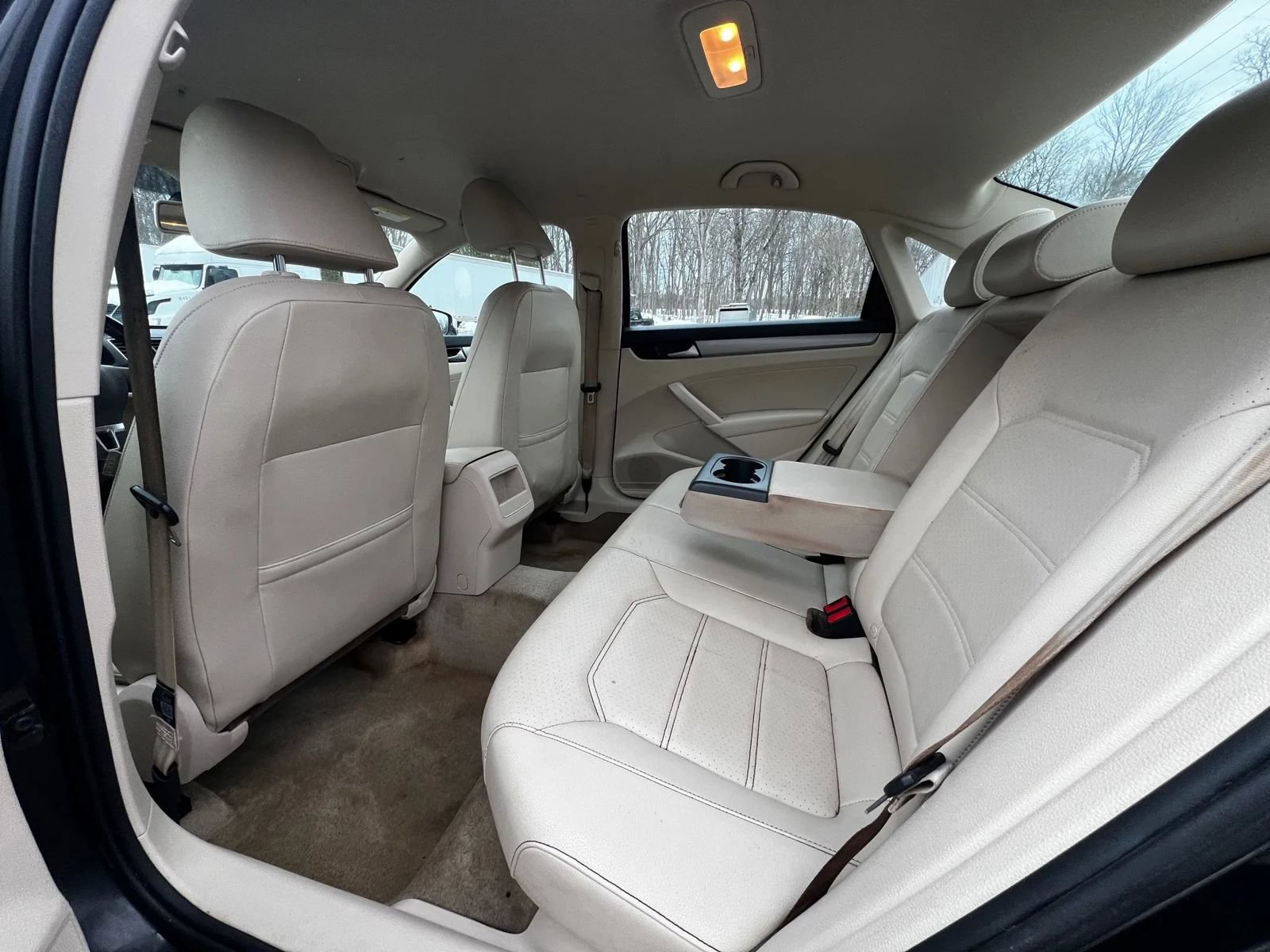 Used 2015 Volkswagen Passat 1.8T Limited Edition FWD image 10