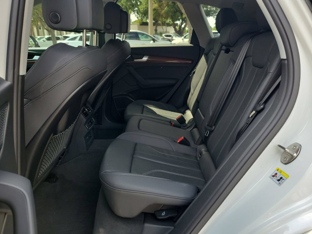 Used 2024 Audi Q5 e Premium Plus w/ Premium Plus Package AWD/4WD image 13