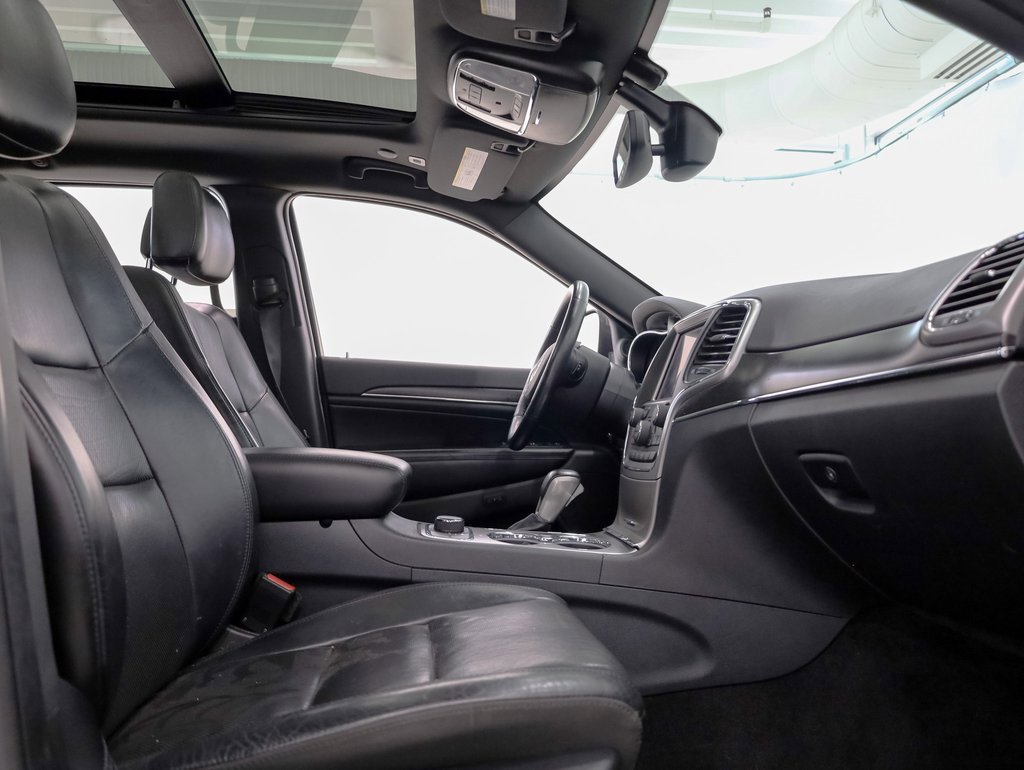 Used 2018 Jeep Grand Cherokee Limited w/ Luxury Group II image 30