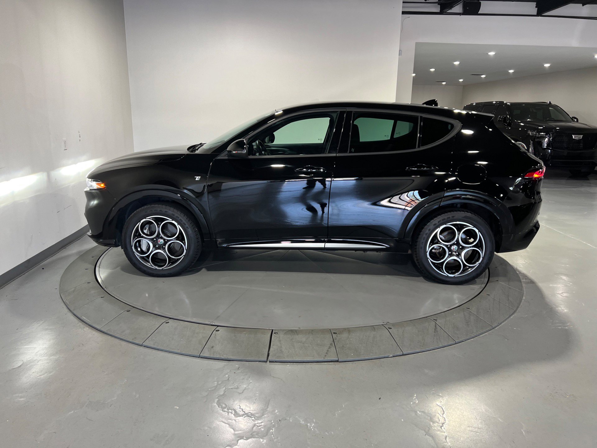 Used 2024 Alfa Romeo Tonale Ti image 10