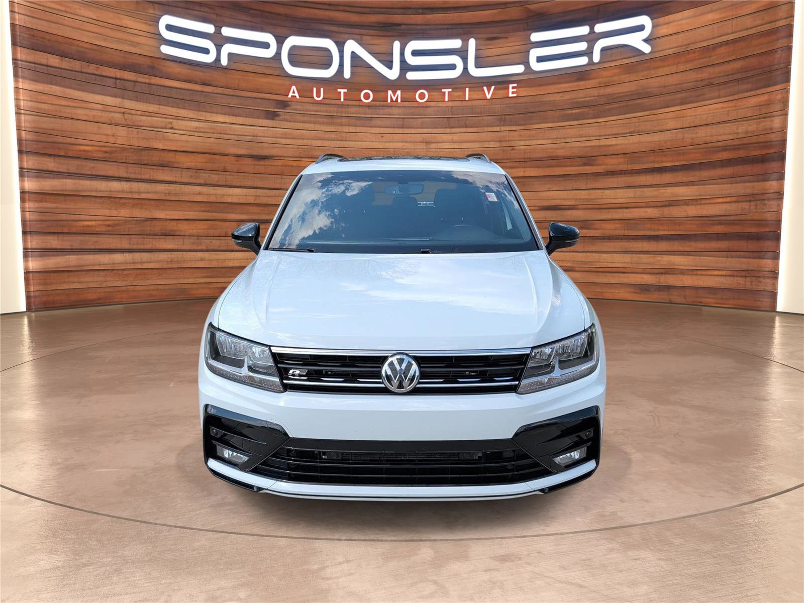 Used 2021 Volkswagen Tiguan SE R-Line image 9