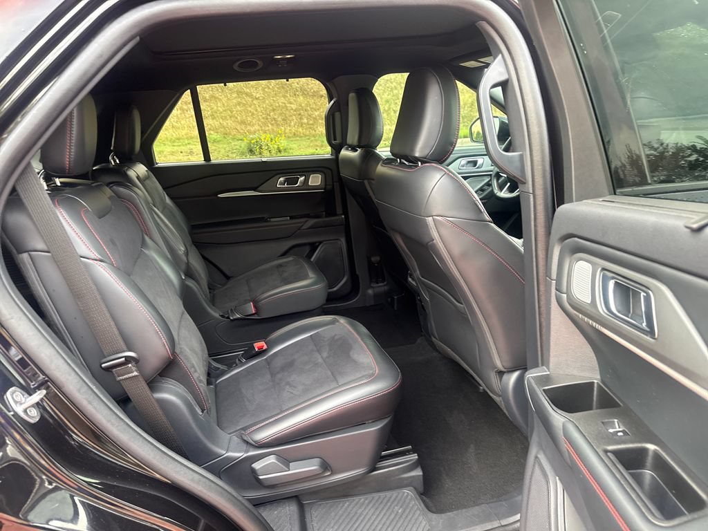 Used 2025 Ford Explorer ST AWD/4WD image 26