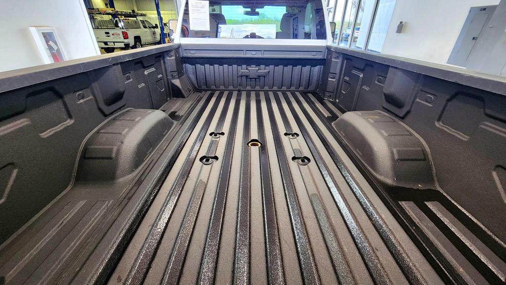 Used 2022 Chevrolet Silverado 3500 LT w/ Convenience Package image 13