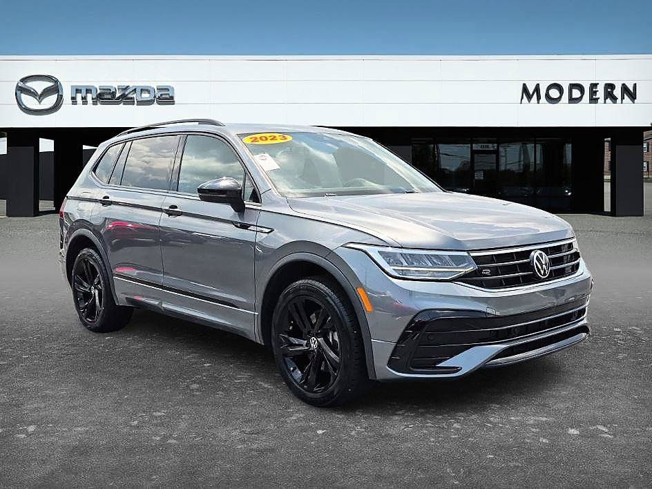 Used 2023 Volkswagen Tiguan SE R-Line FWD image 6