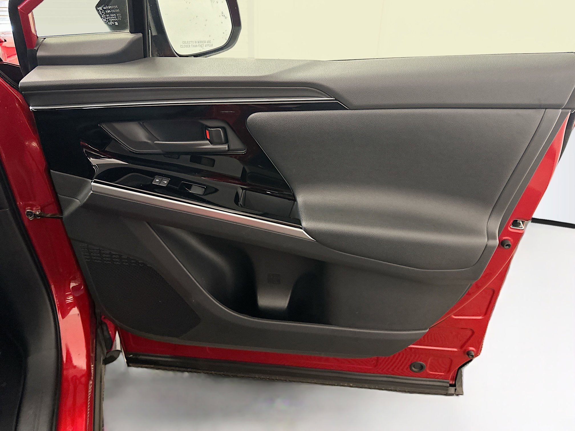 Used 2023 Toyota bZ4X XLE w/ Weather Package AWD/4WD image 34