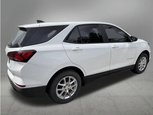 Used 2022 Chevrolet Equinox LS w/ LS Convenience Package AWD/4WD image 4