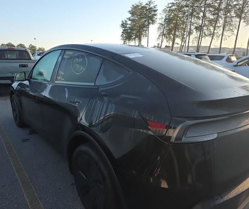 Used 2026 Tesla Model Y Long Range AWD/4WD image 7
