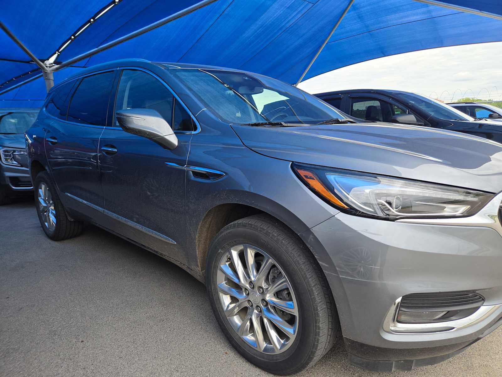 Used 2021 Buick Enclave Essence w/ Sound and Sites Package FWD image 2