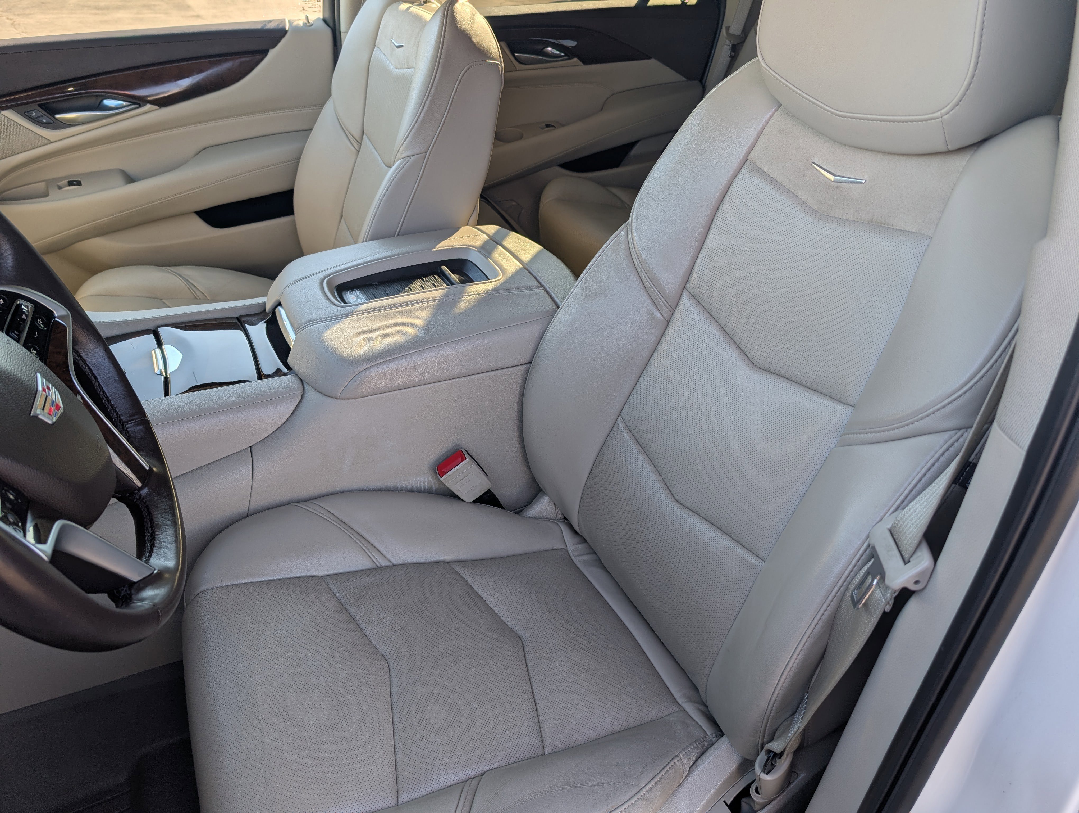 Used 2017 Cadillac Escalade Premium Luxury image 11