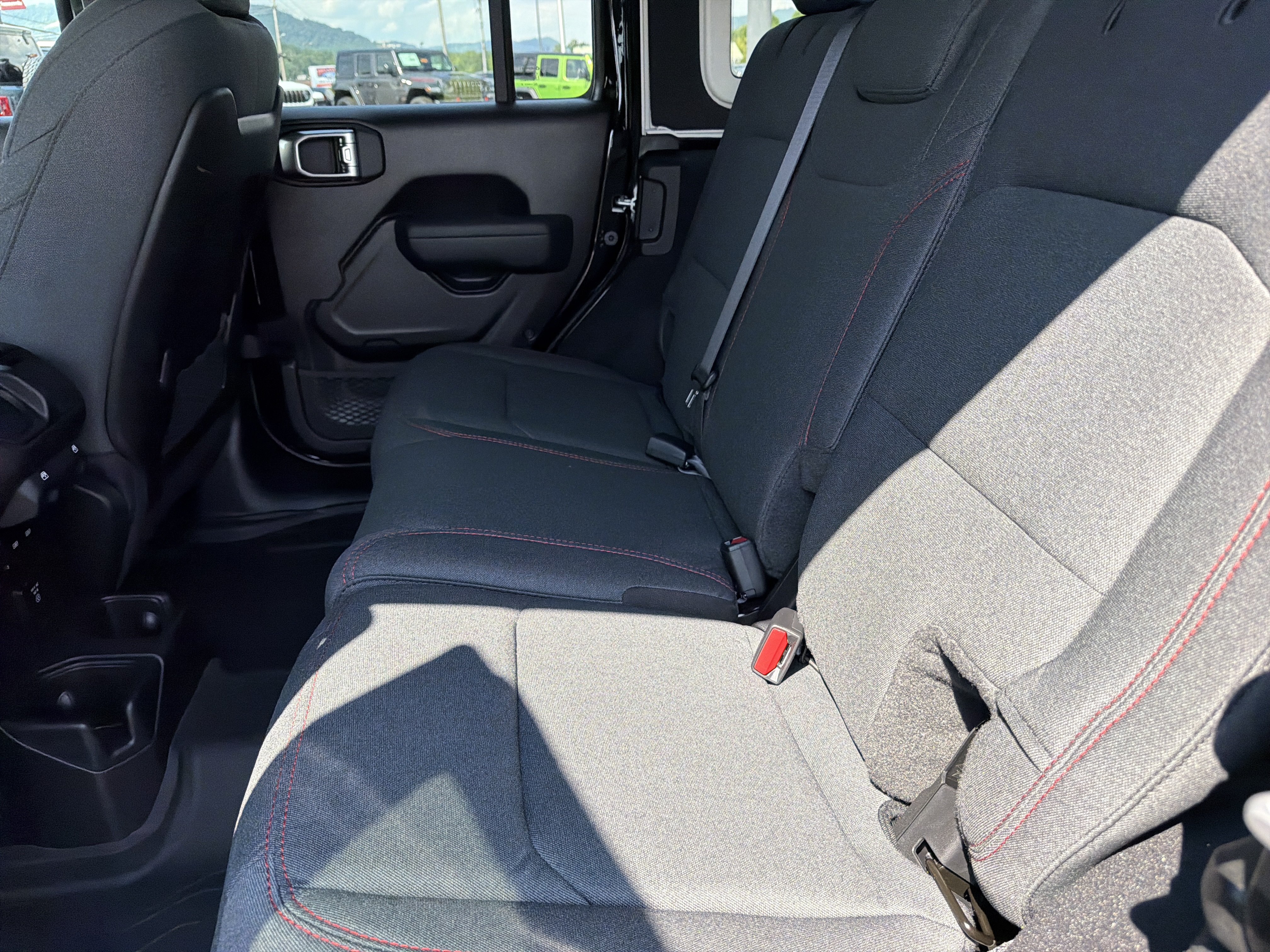 New 2027 Jeep Wrangler Unlimited Rubicon AWD/4WD image 13