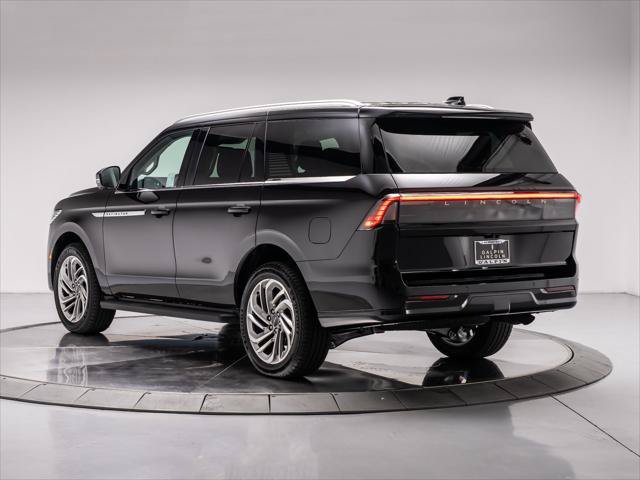 New 2026 Lincoln Navigator Premiere AWD/4WD image 3