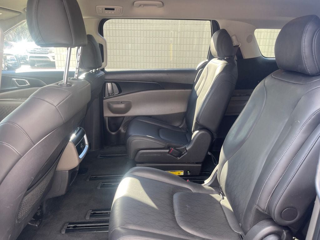 Used 2026 Kia Carnival FWD image 12