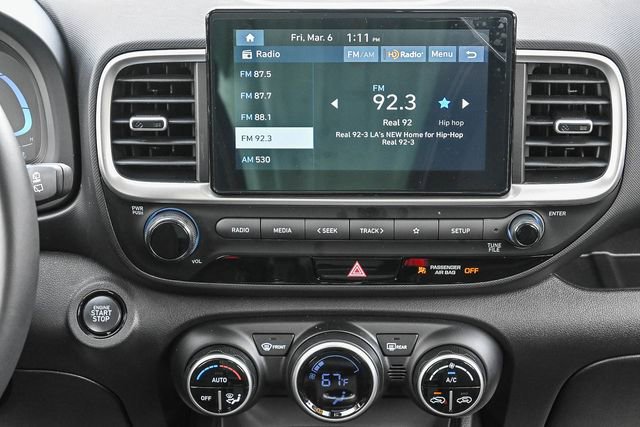 Certified 2025 Hyundai Venue SEL image 20