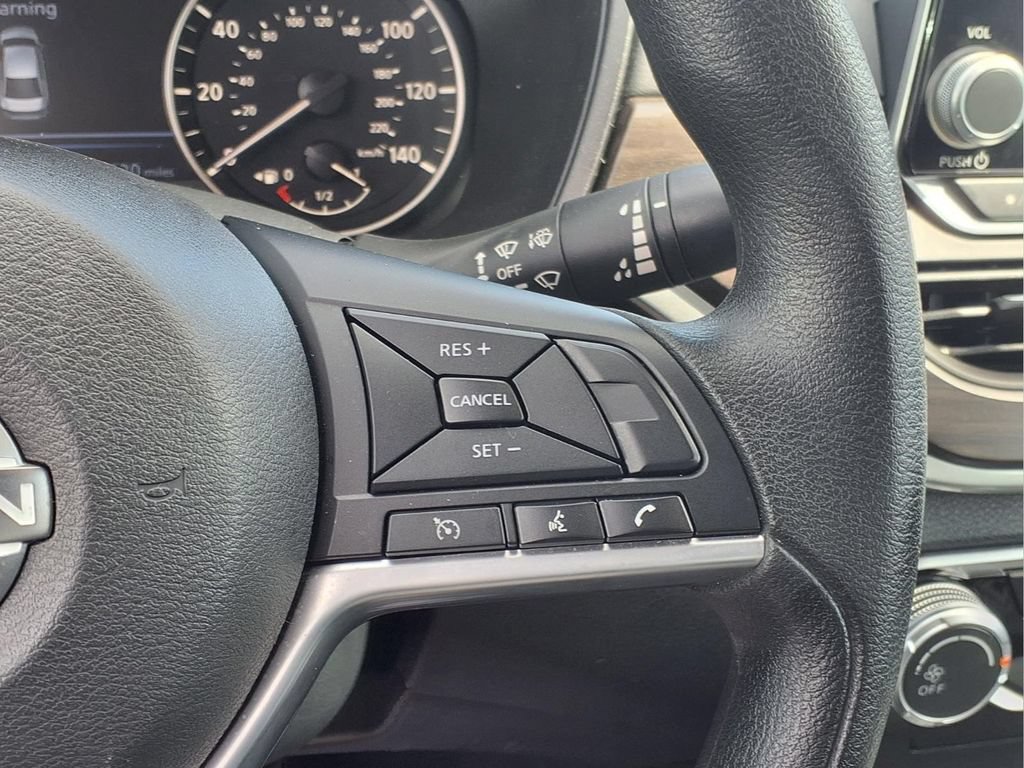 Used 2025 Nissan Altima 2.5 SV FWD image 18