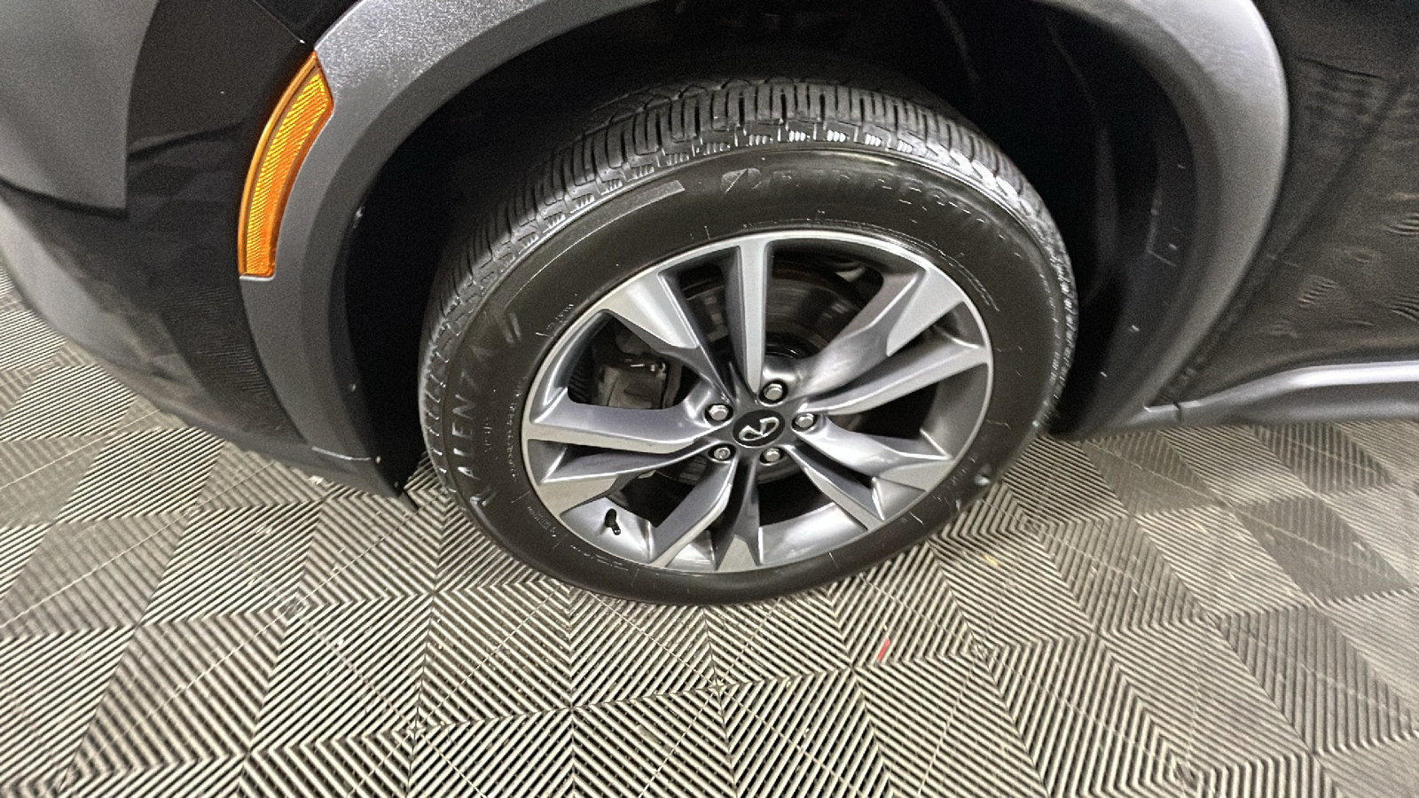 Used 2024 INFINITI QX60 Luxe AWD/4WD image 9