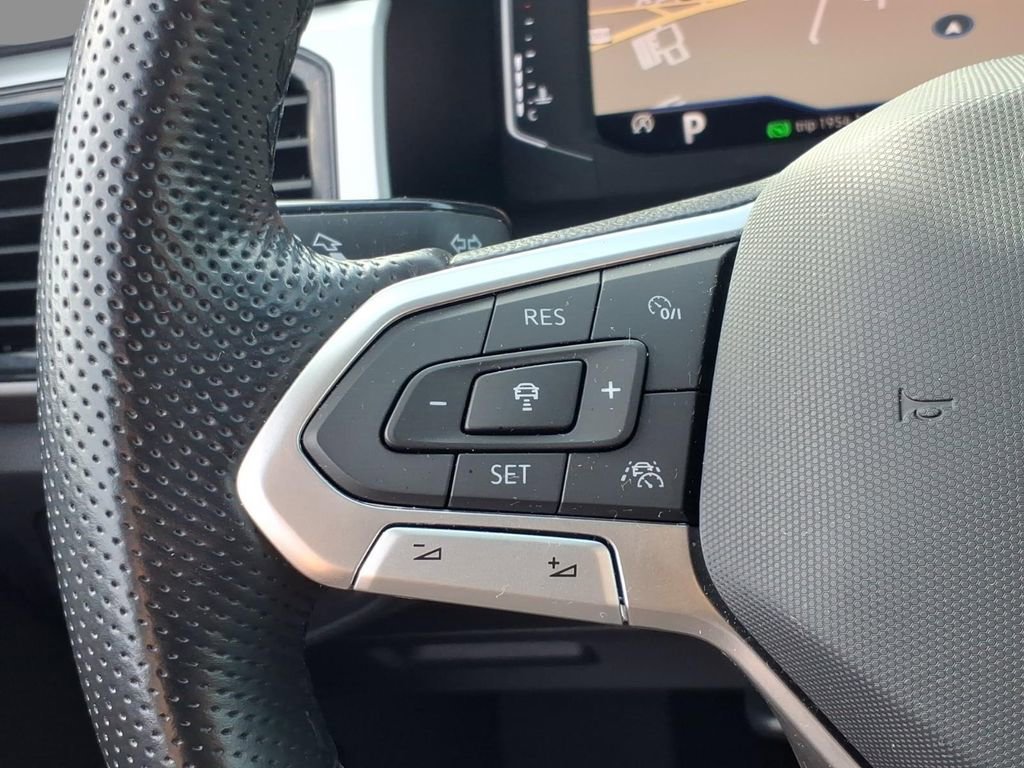 Used 2023 Volkswagen Atlas SEL R-Line AWD/4WD image 24