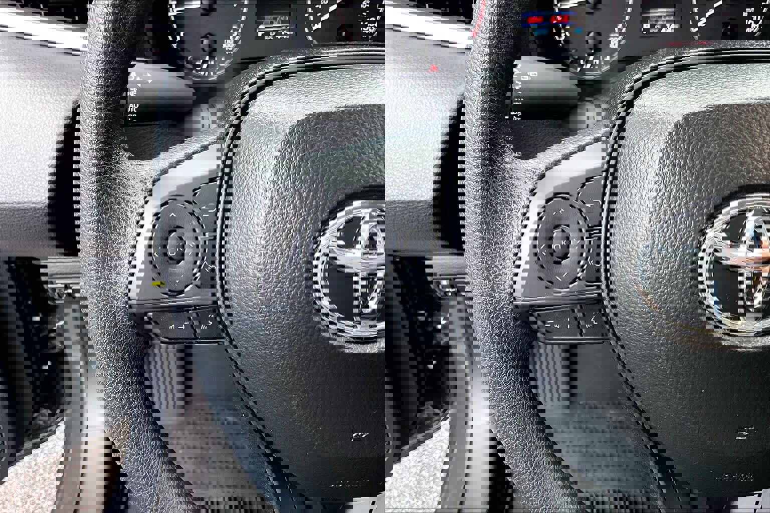 Certified 2025 Toyota Corolla LE image 21