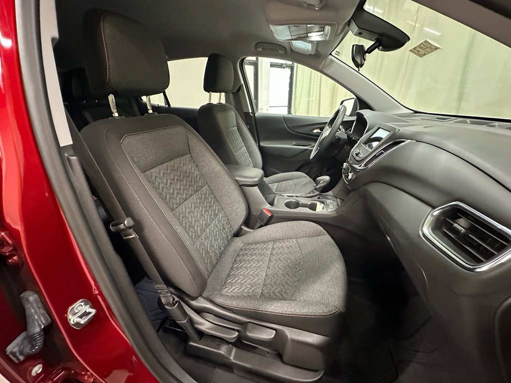 Certified 2024 Chevrolet Equinox LT w/ LPO, Floor Liner Package FWD image 18
