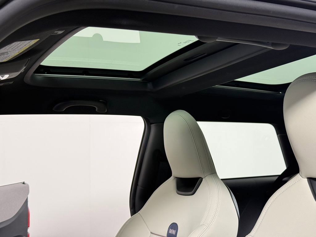 Certified 2025 MINI Cooper S image 21