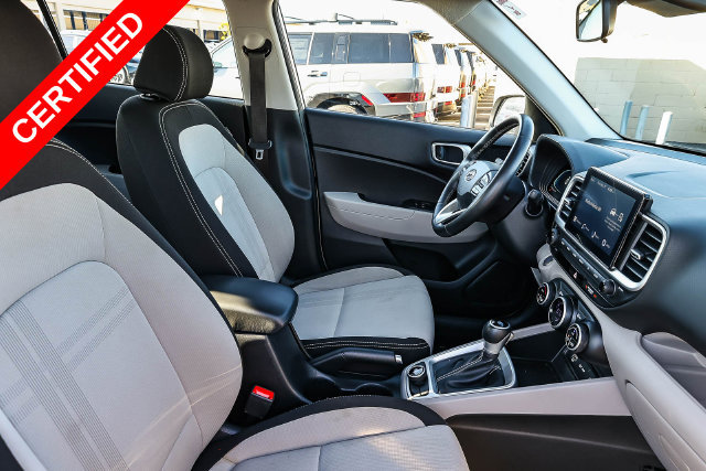 Certified 2025 Hyundai Venue SEL FWD image 18
