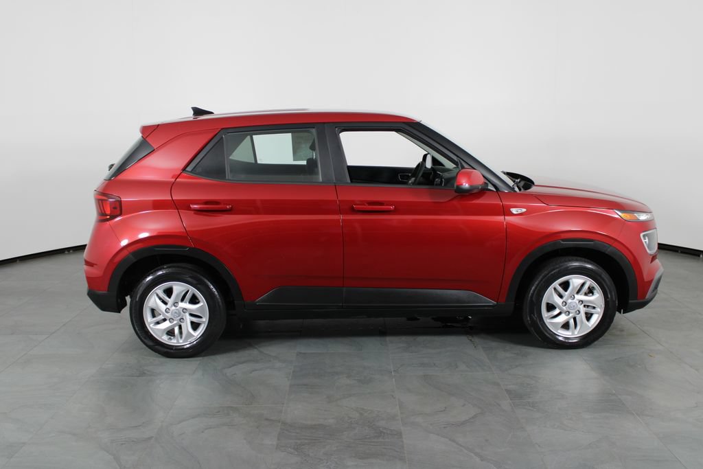Certified 2022 Hyundai Venue SE FWD image 12