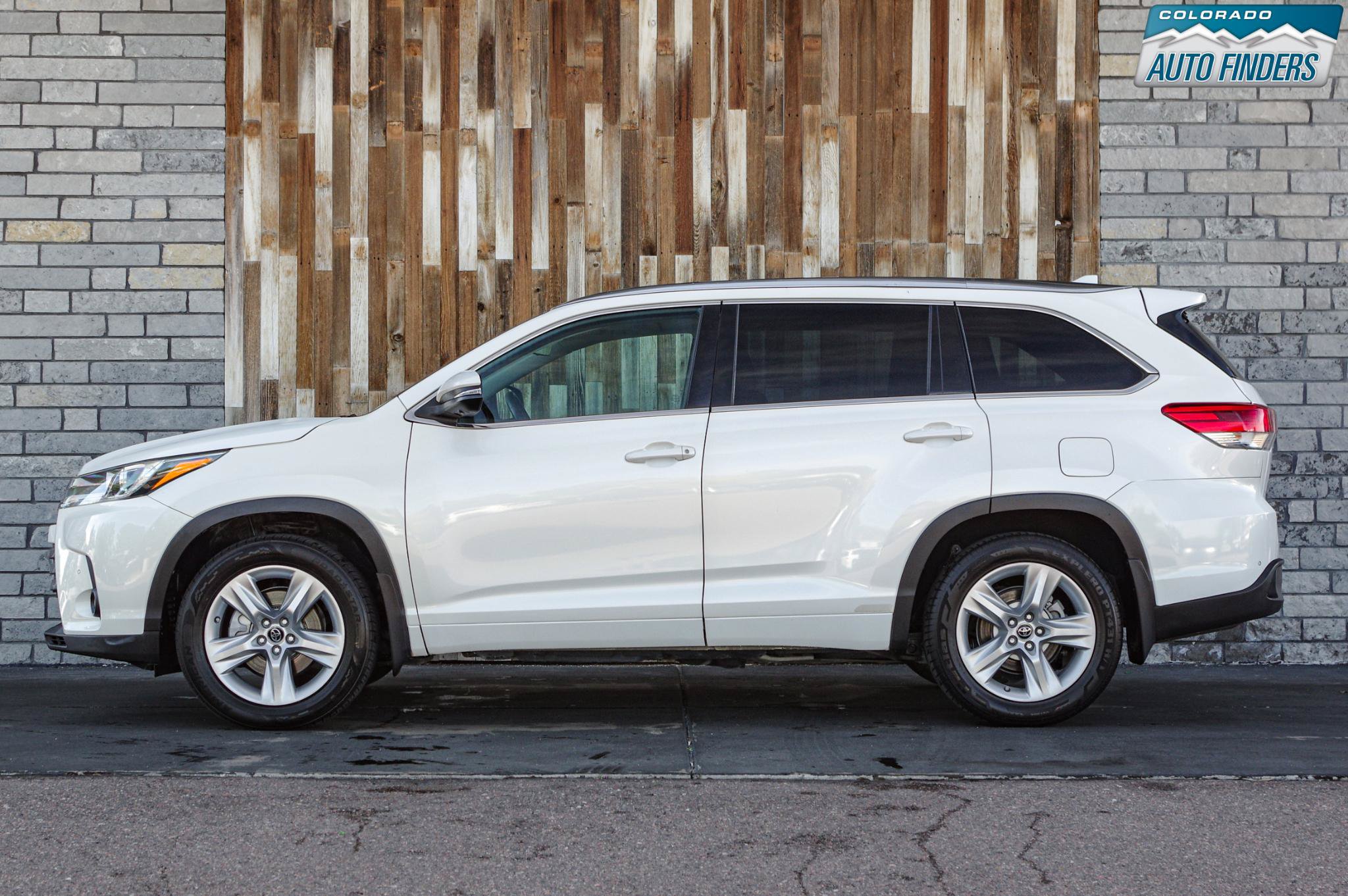 Used 2018 Toyota Highlander Limited Platinum AWD/4WD image 3